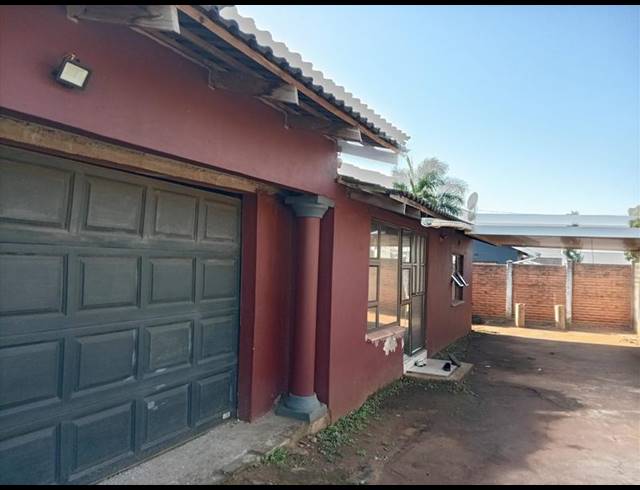 2 BEDROOM HOUSE FOR SALE IN UMHLATHUZE